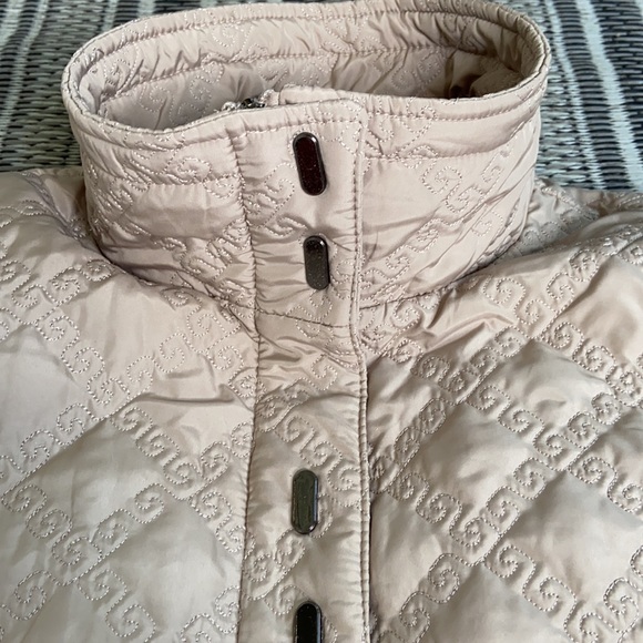 Beautiful jacket - Picture 4 of 8